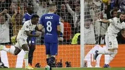 利拉德独得61分创纪录，开拓者加时险胜勇士，拉塞尔三双表现抢眼